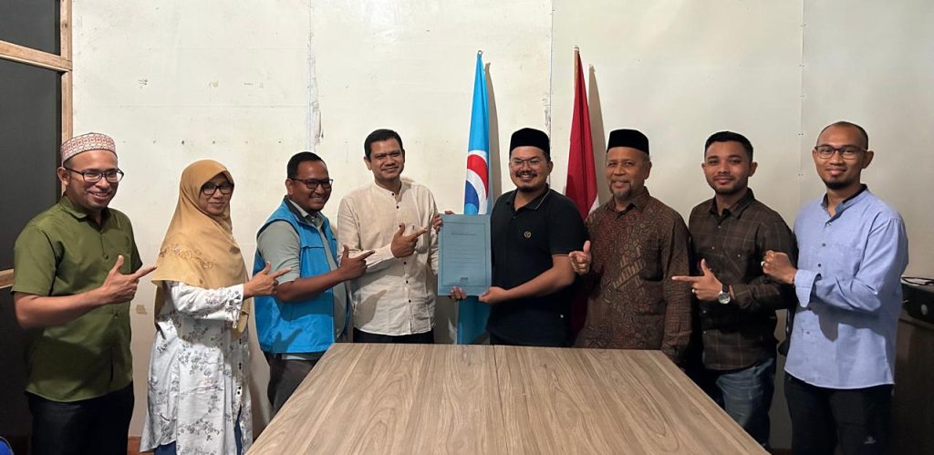 Prof. Sanny Bacalon Gubernur Pertama yang Mendaftar ke Partai Gelora Aceh