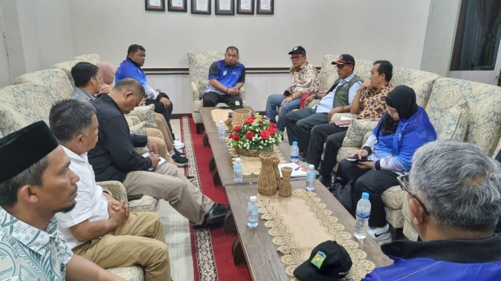Gandeng PT SBA, Pemkab Aceh Besar Bangun Sumur Pompa di Masjid dan Meunasah 
