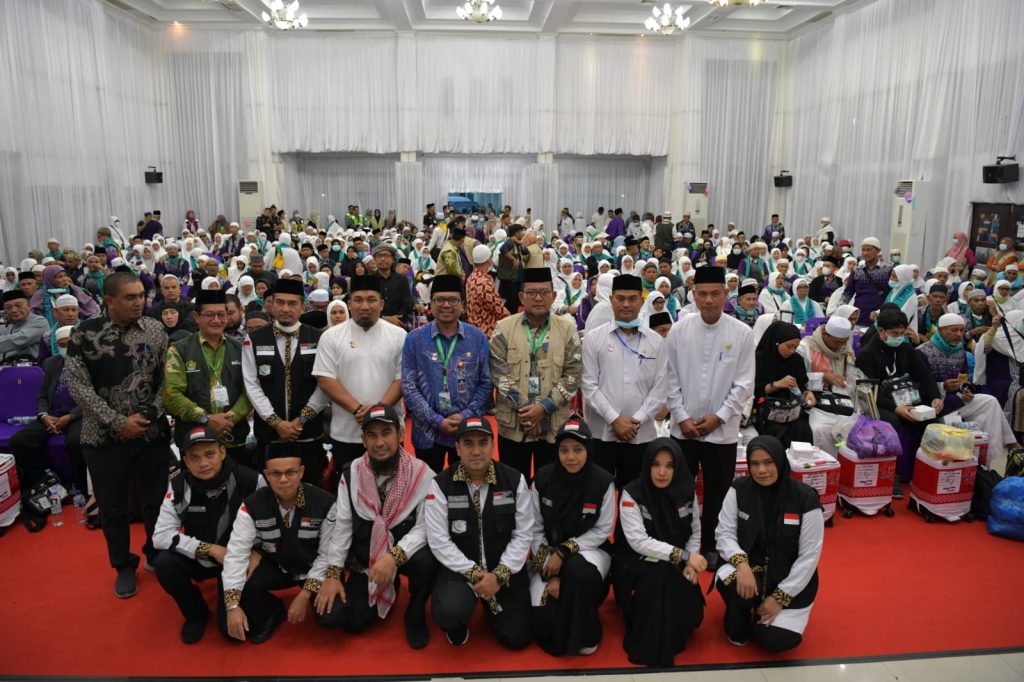 Pj Sekda Sambut Kepulangan Jama’ah Haji Kloter 1 Aceh