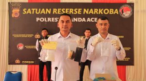 Polisi Ringkus Pengirim Paket Asam Sunti Berisi 100 Gram Sabu di Bandara SIM