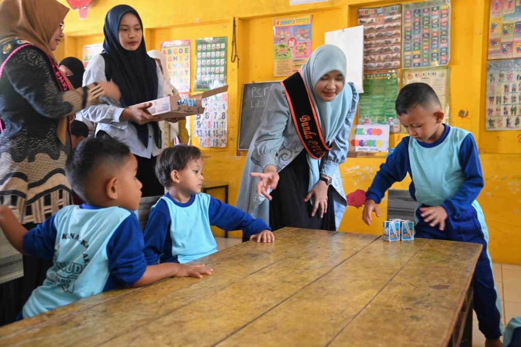 Bunda PAUD Aceh Besar Kembali Tinjau MPLS di Empat Sekolah di Kecamatan Montasik