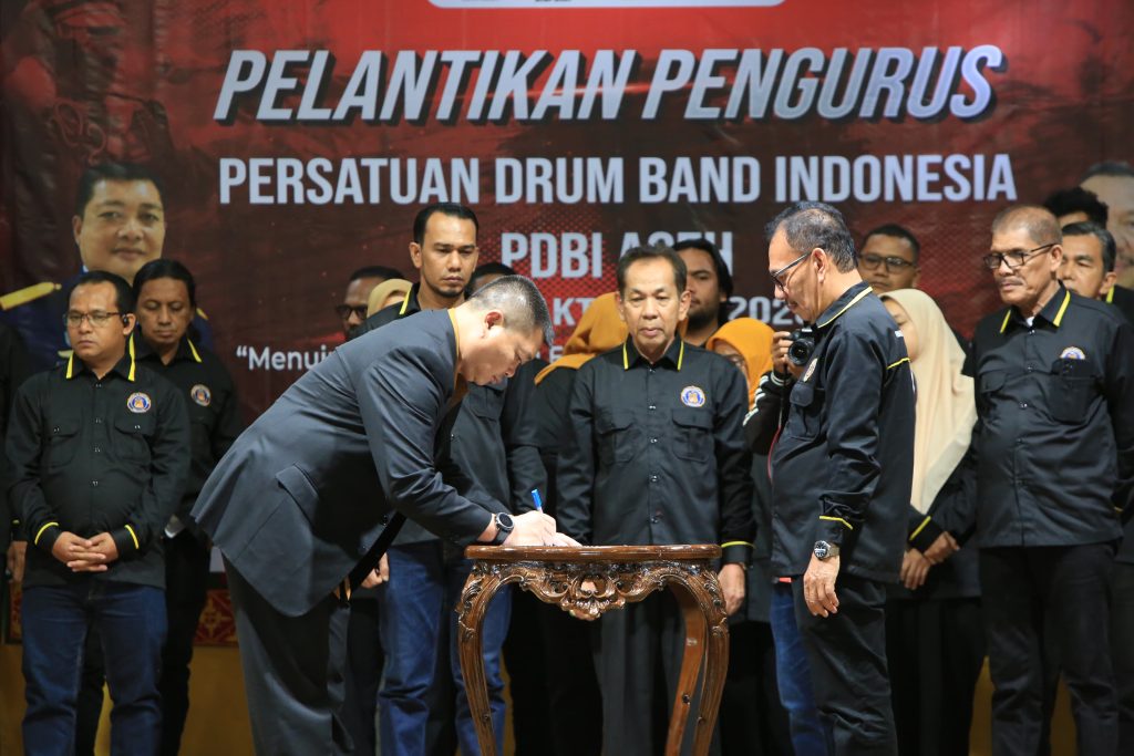 Kukuhkan PDBI Aceh 2024-2028, Pj Gubernur Harap Drum Band Raih Medali di PON XXI