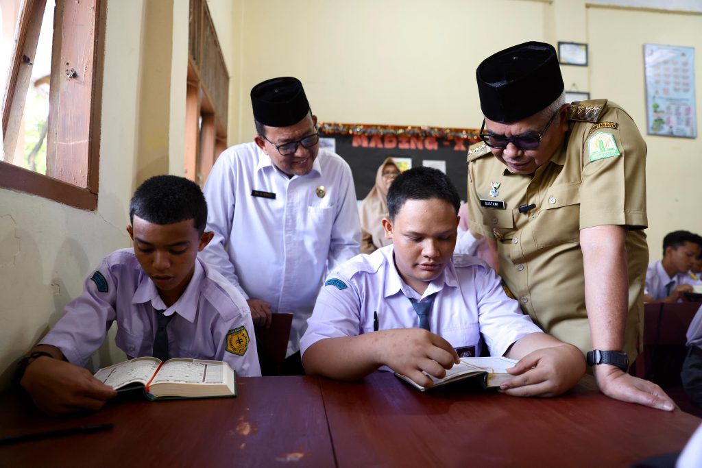 Pj Gubernur Bustami Luncurkan Program Baca Al-Qur’an Sebelum Belajar di Seluruh SMA Sederajat di Aceh