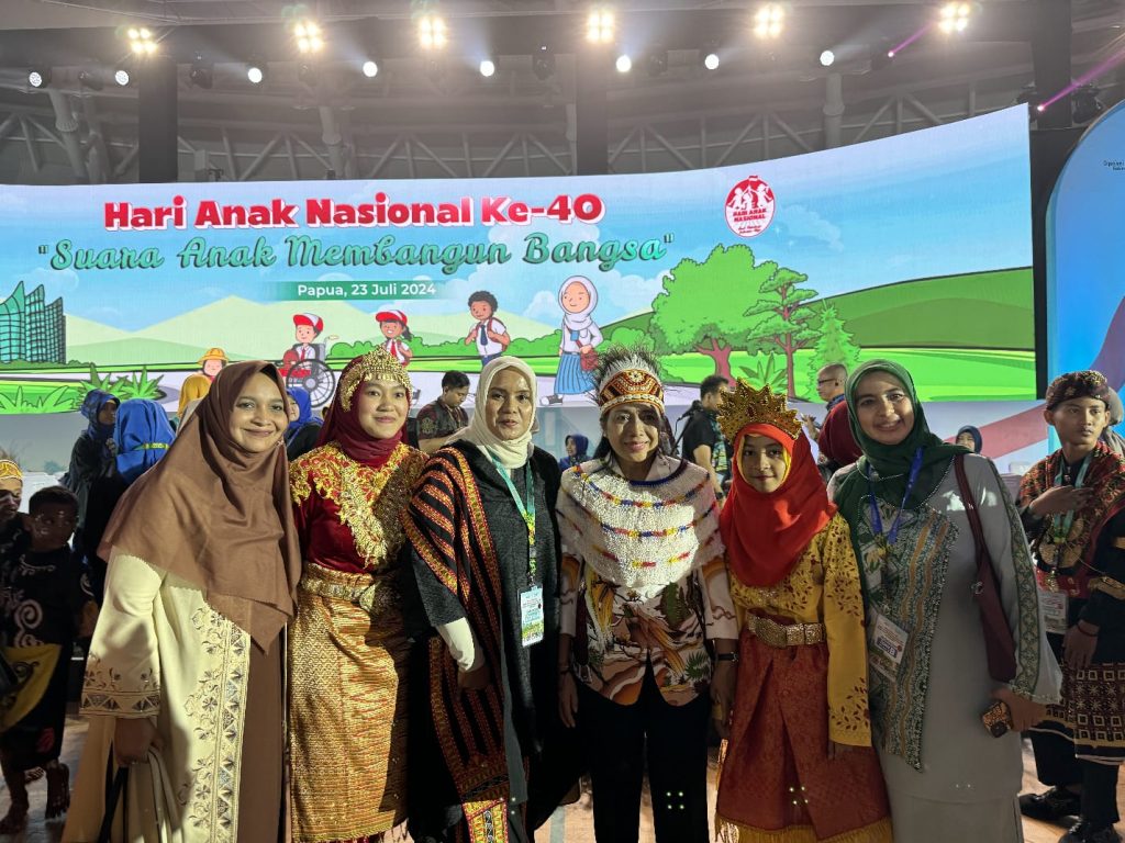 Mellani Subarni Antar Anak Aceh Berprestasi Terima Penghargaan Presiden RI