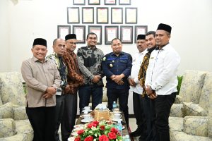 Pj Bupati Iswanto Terima Audiensi Kakankemenag Aceh Besar