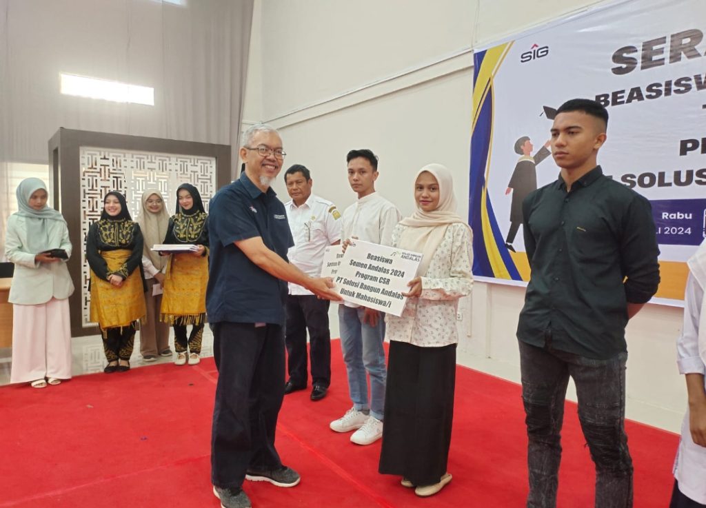 Terus Dukung Program Aceh Carong, PT SBA Serahkan Beasiswa Semen Andalas Tahun 2024 kepada 350 pelajar