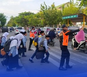 Dishub Banda Aceh Bantu Pengamanan Area Zona Selamat Sekolah