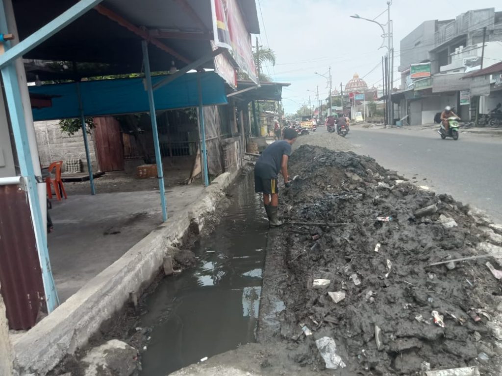 Meningkatkan Kualitas Hidup Warga: Upaya PUPR Aceh Barat dalam Pengelolaan Drainase di Kota Meulaboh