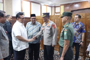 Kabid Humas Polda Aceh Sambut Kedatangan Anggota Wantimpres RI