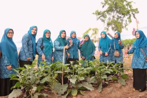 Pj Ketua TP PKK Aceh Besar Bina Gammawar di Kajhu