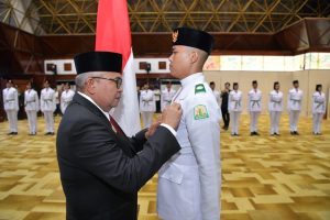 Pj Gubernur Kukuhkan Paskibraka Aceh di Anjong Mon Mata