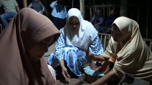 Pj Ketua PKK Aceh Kunjungi Tempat Produksi Kerupuk Mulieng Pidie