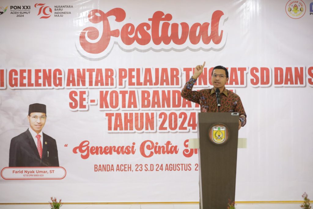 Ketua DPRK Banda Aceh Buka Festival Rapai Geleng Antar Pelajar