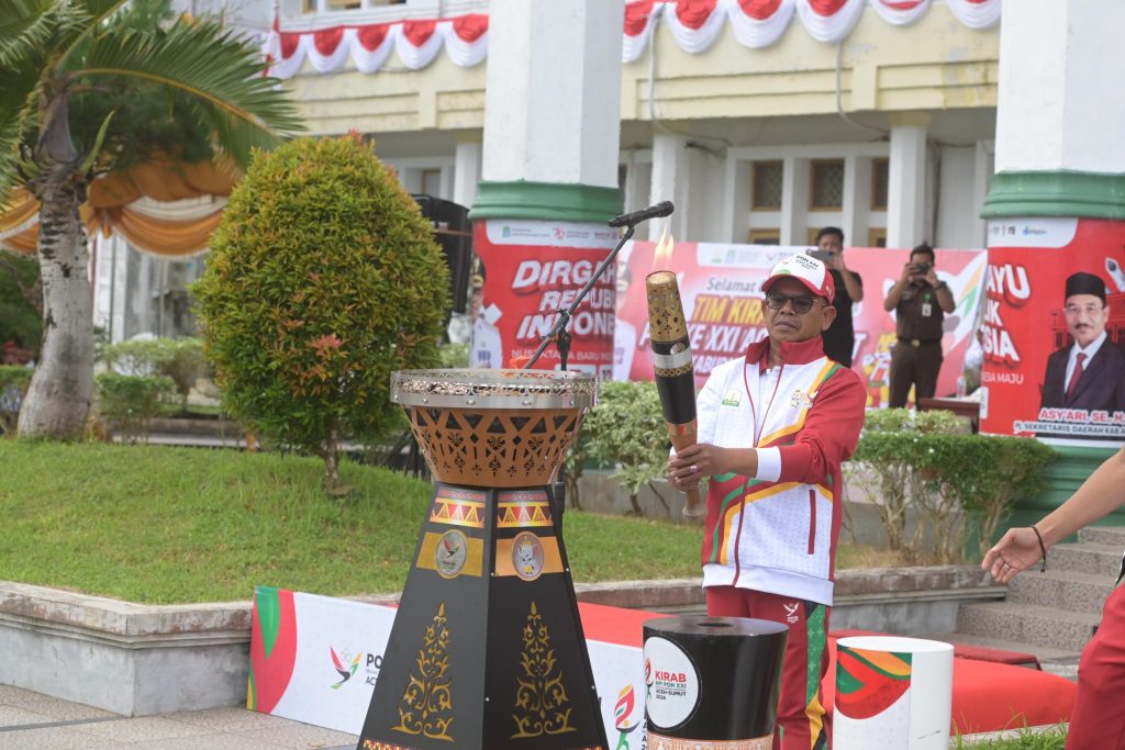 Tiba di Aceh Jaya, Api PON XXI Disambut Bupati, Forkopimda dan Masyarakat
