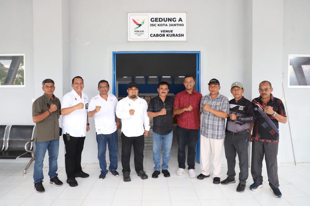 Bersama Presiden Ferkushi, Pj Bupati Aceh Besar Tinjau Persiapan Venue Kurash PON XXI di JSC Kota Jantho