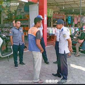 Dishub Banda Aceh akan Tindak Jukir Penyewa Lahan Parkir ke PKL