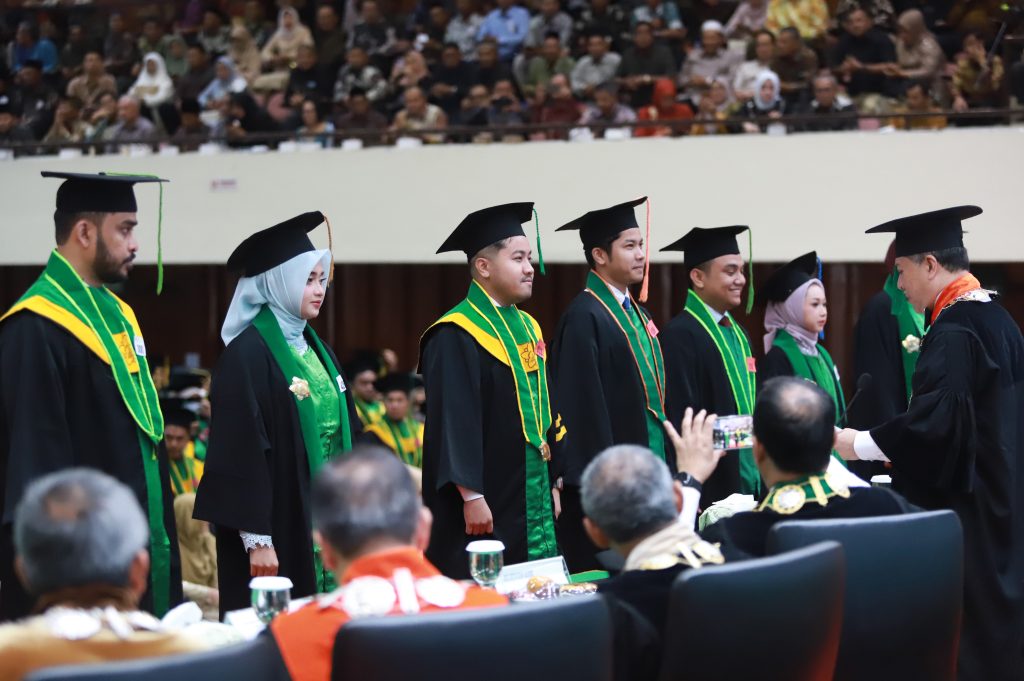 Wisuda Hari ke-2 USK, Lulusan Perdana D4 Akuntansi Perpajakan hingga Dua Lulusan Thailand