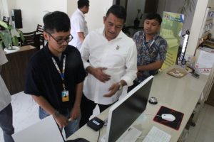 Pemko Banda Aceh Pasang Tapping Box Ke-100 pada Wajib Pajak
