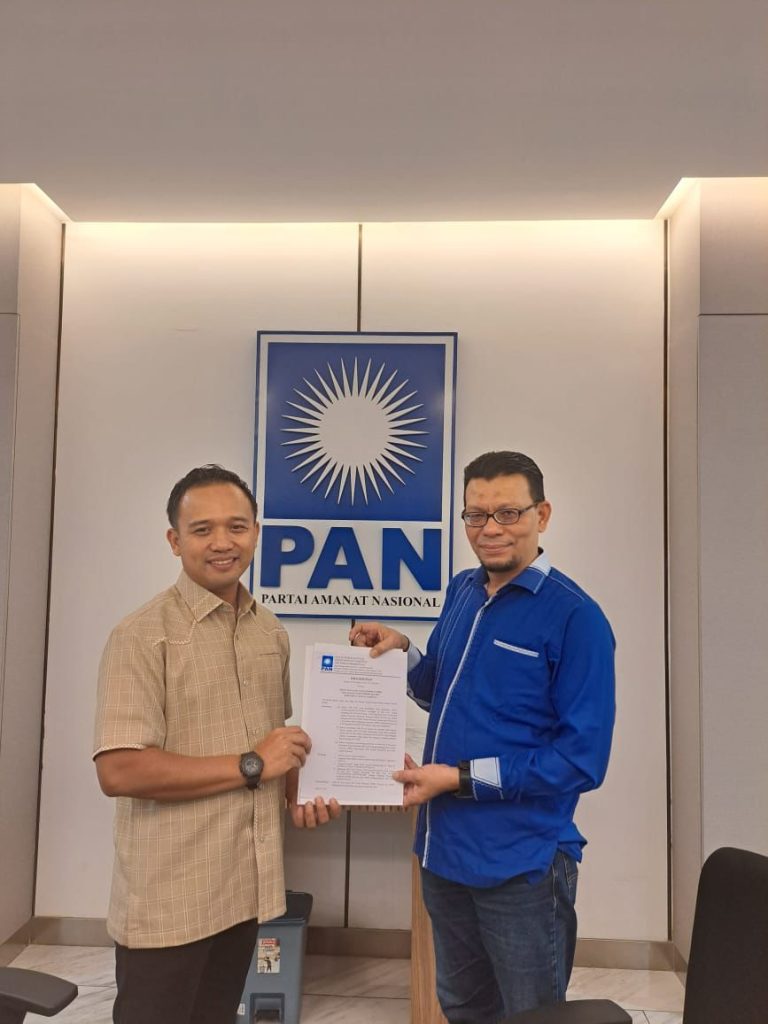 Musriadi Terima SK DPP PAN Jadi Wakil Ketua DPRK Banda Aceh