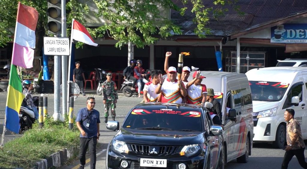 Kirab Api PON XXI Aceh-Sumut Tiba di Kota Jantho