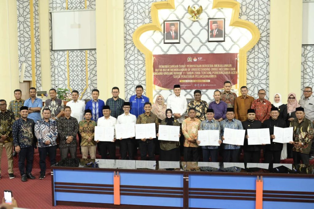 Bakal Paslon Wali Kota Banda Aceh Teken Perjanjian Menjalankan Butir-Butir MoU Helsinki