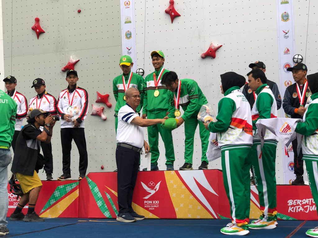 Sumut Tambah Emas pada Cabor Panjat Tebing Speed Relay