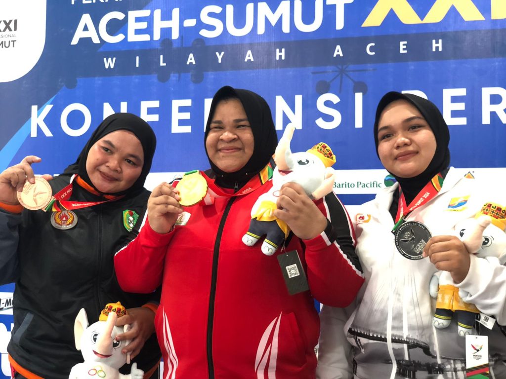 Nurul Akmal Sumbang Emas Untuk Aceh Cabor Angkat Besi