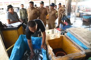 IPH Kebutuhan Pokok Naik, Sekda Aceh Besar Tinjau Pasar lnduk Lambaro 