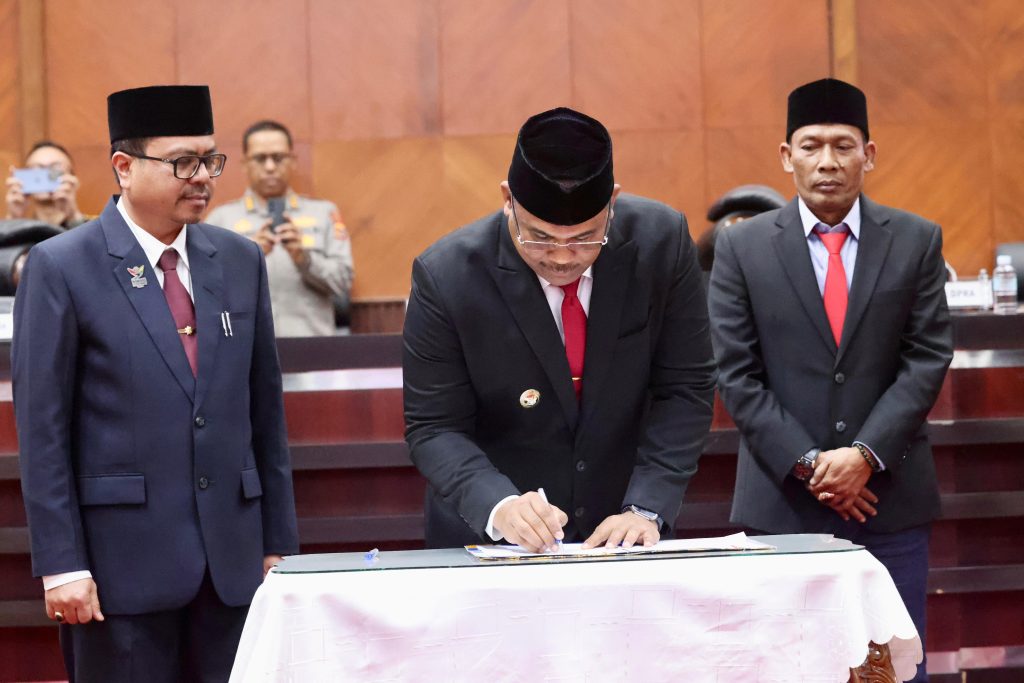 DPR Aceh dan Pj Gubernur Safrizal Tandatangani Nota Kesepakatan Perubahan KUA-PPAS 2024