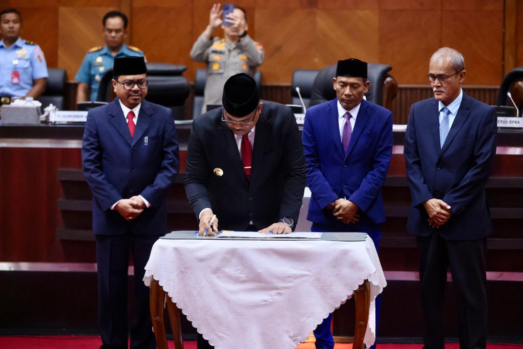 Sampaikan Pendapat Akhir, Pj Gubernur Safrizal Apresiasi DPRA