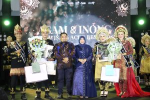 Pj Bupati Iswanto Nobatkan Faiz dan Tasya Sebagai Agam Inong Aceh Besar 2024