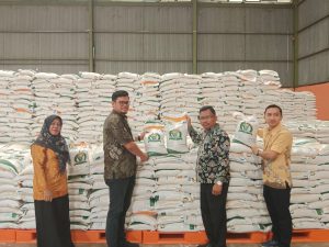 Jelang Penyaluran Bantuan Beras, Kadis Pangan Aceh Besar Sambangi Gudang Bulog