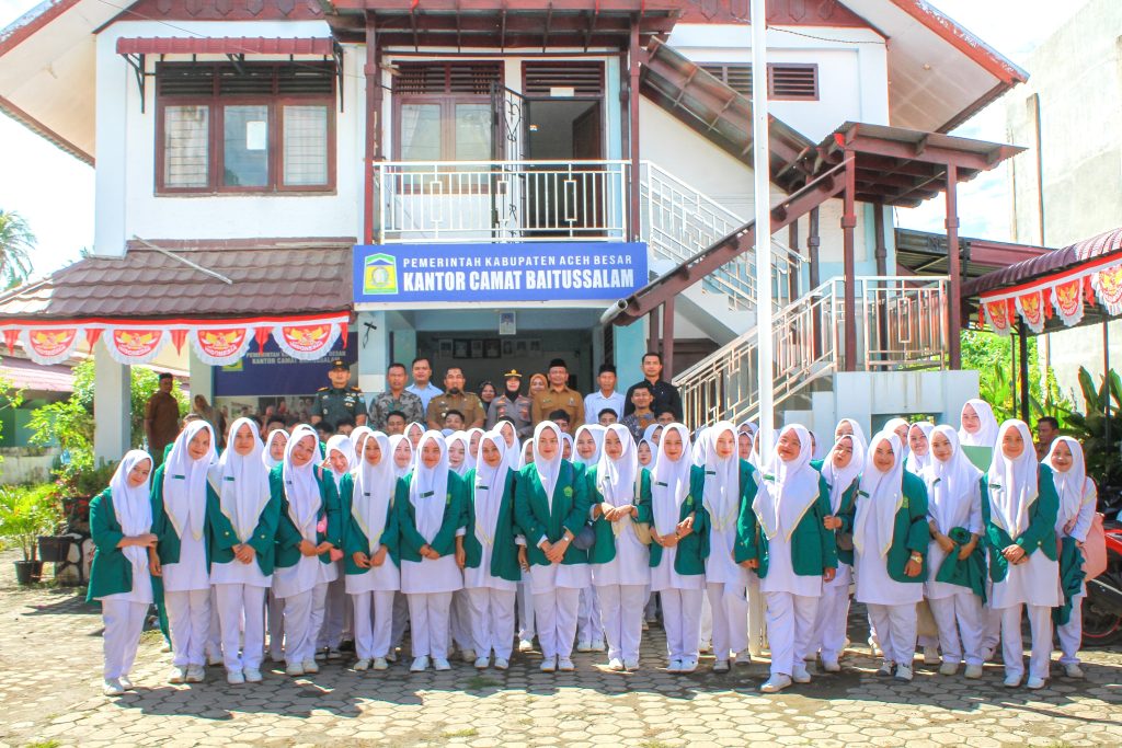 Pj Bupati Aceh Besar Terima Mahasiswa PBL di Baitussalam