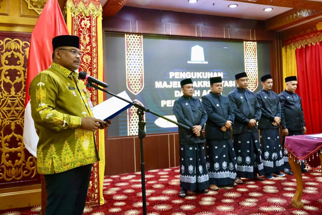 Pj Gubernur Safrizal Kukuhkan Majelis Akreditasi Dayah Aceh