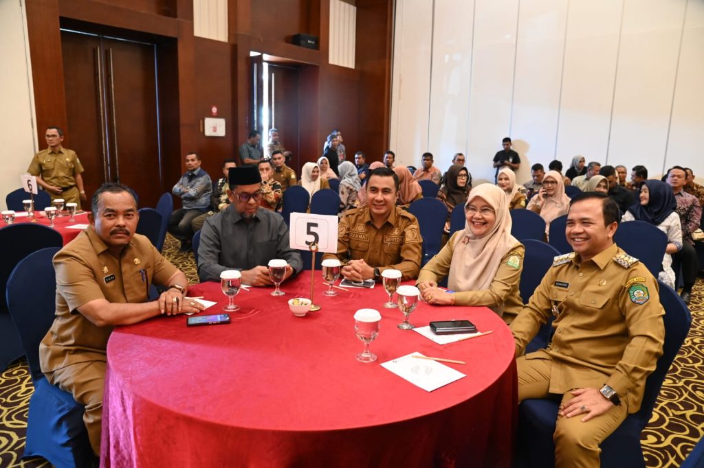Asisten II Sekda Aceh Besar Ikuti Seminar dan Lokakarya Kebijakan Insentif Lingkungan Hidup se-Aceh