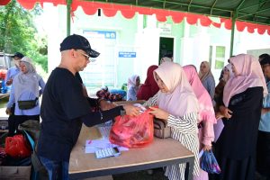 Peringati Hari Pangan Sedunia, Pemkab Aceh Besar Gelar Gerakan Pangan Murah di Pulo Nasi 