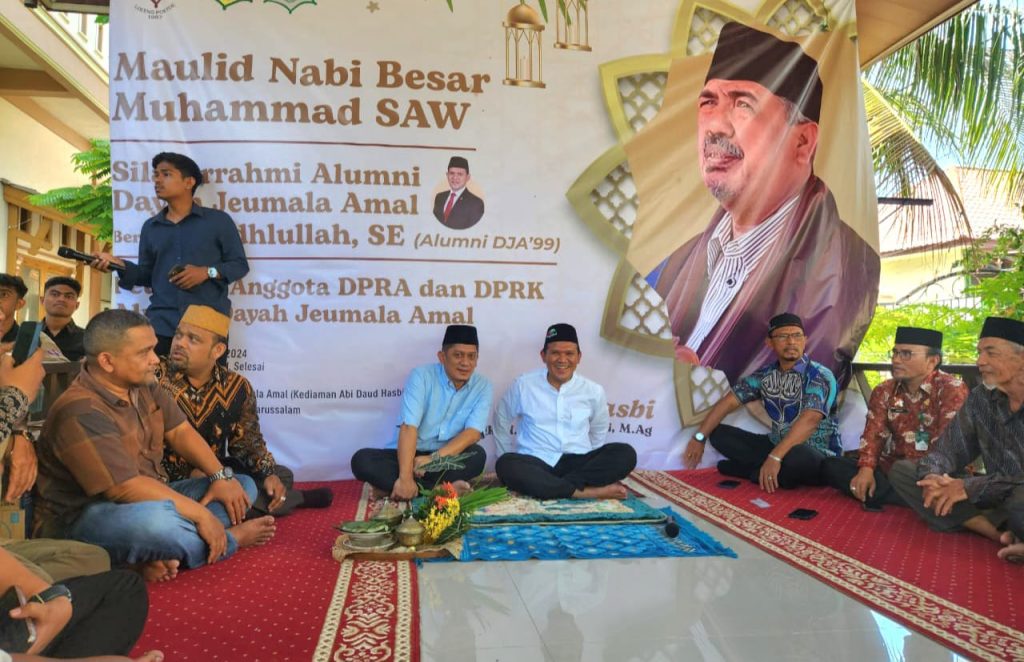 Calon Wakil Gubernur Aceh Dek Fadh Hadiri Silaturahmi Santri Jeumala Amal
