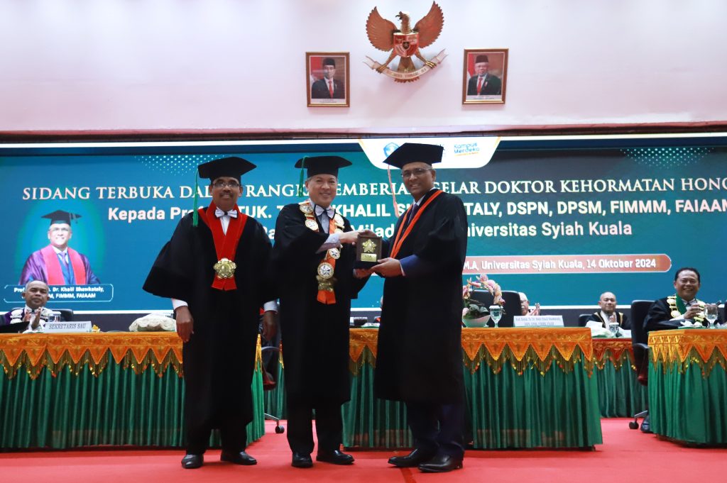 USK Berikan Gelar Doktor Honoris Causa kepada Prof. Abdul Khalil Shawkataly