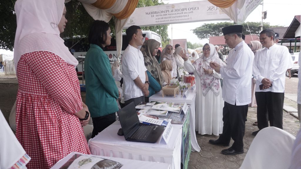 Milad ke-63, USK Gelar Bakti Sosial di Makam Syiah Kuala