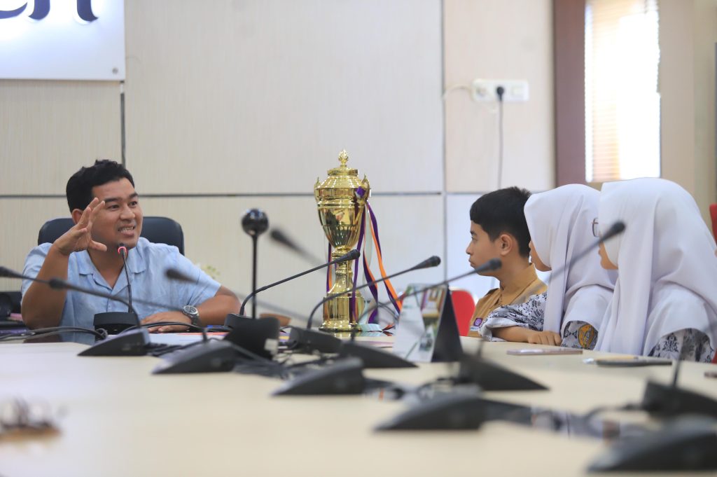 Kadisbudpar Aceh Bangga 3 Siswa MTsS Ulumul Quran Juara I Cerdas Cermat Museum Tingkat Nasional