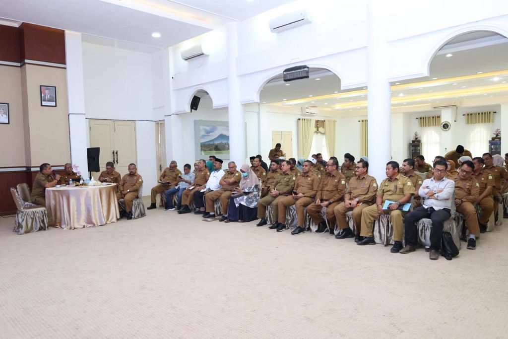 Pj Bupati Iswanto Pimpin Rapat Evaluasi Kinerja OPD Tahun 2024