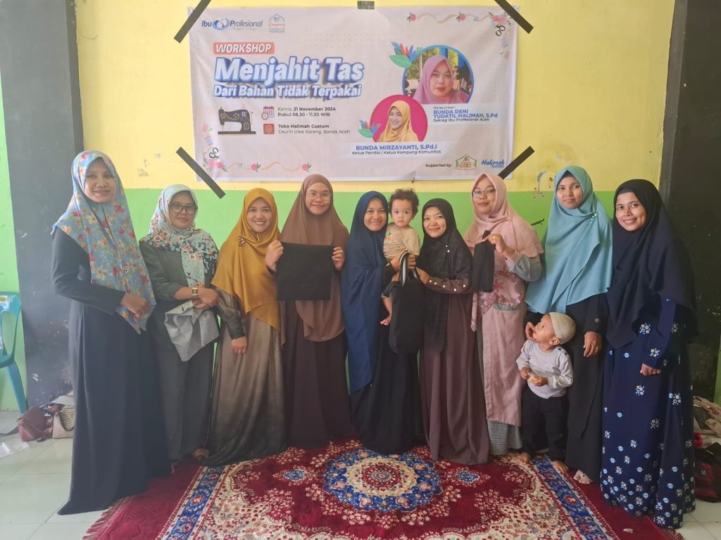 Kampung Komunitas IP Aceh Gelar Pelatihan Menjahit Tas