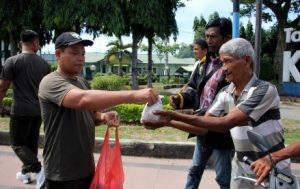 Peduli Sesama, Kodim 0101/Kota Banda Aceh Berbagi Rezeki Jumat Untuk Masyarakat
