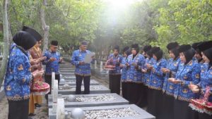 Hut Korpri ke 53, Dewan Pengurus Korpri Dan PNS Polda Aceh Gelar Ziarah Dan Tabur Bunga di TMP Banda Aceh