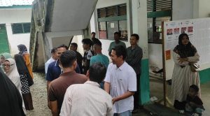 Adi Ariyadi Apresiasi Antusiasme Warga di TPS 002 Rundeng