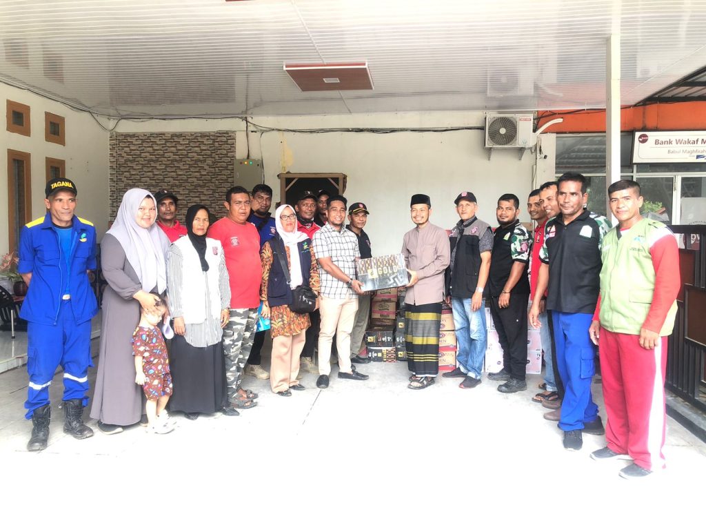 Pemkab Aceh Besar Salurkan Bantuan Masa Panik untuk Pesantren Babul Maghfirah