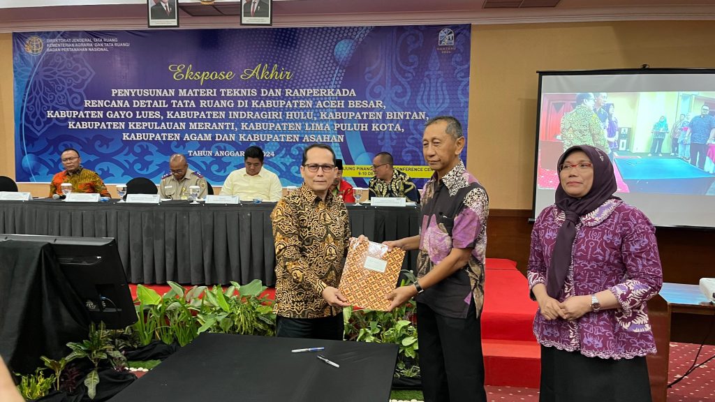 Kadis PUPR Aceh Besar Hadiri Ekspose dan Serah Terima RDTR