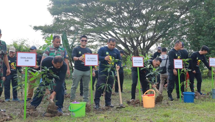 Pemkab Aceh Besar Bersama Jajaran Lanud SIM Gelar Aksi Puncak Tahiroe Aceh di Blang Bintang