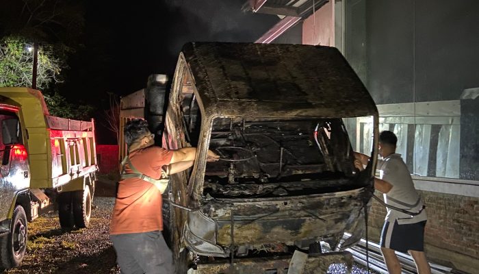 Dump Truck dan Sepmor Terbakar, Penyebab Belum Diketahui