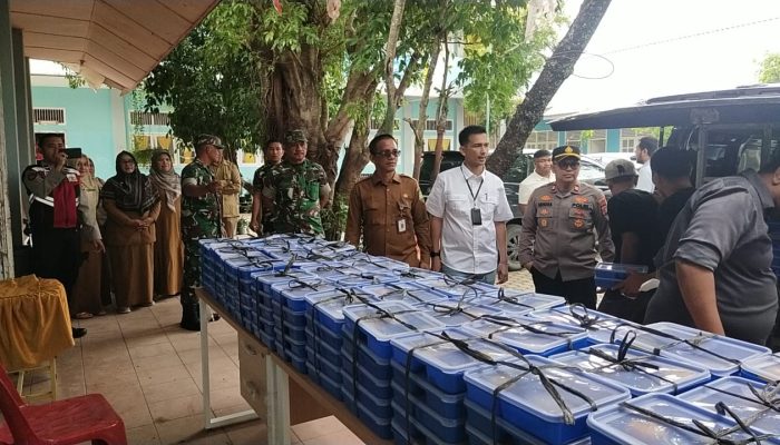 Wakili Pj Bupati, Sekdisbud Aceh Besar Pantau Makan Siang Gratis di Beberapa Sekolah